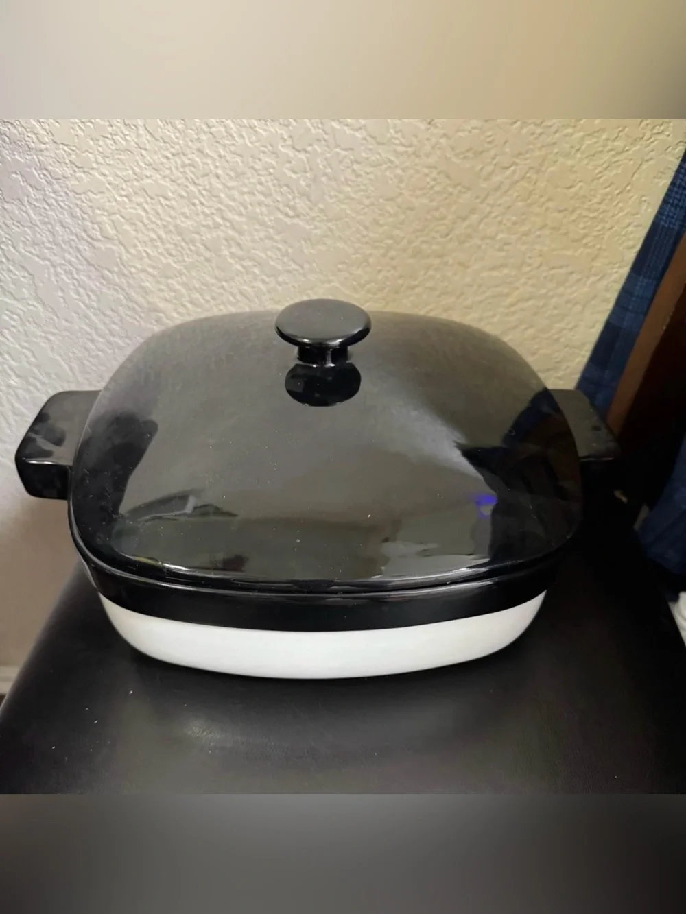 Kitchen Aid 4L Ceramic Casserole Pan with Lid Black and White